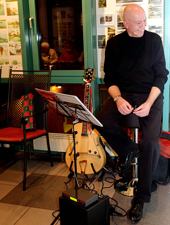 Hans-Jürgen Jansen singt 2011 in St. Maternus
