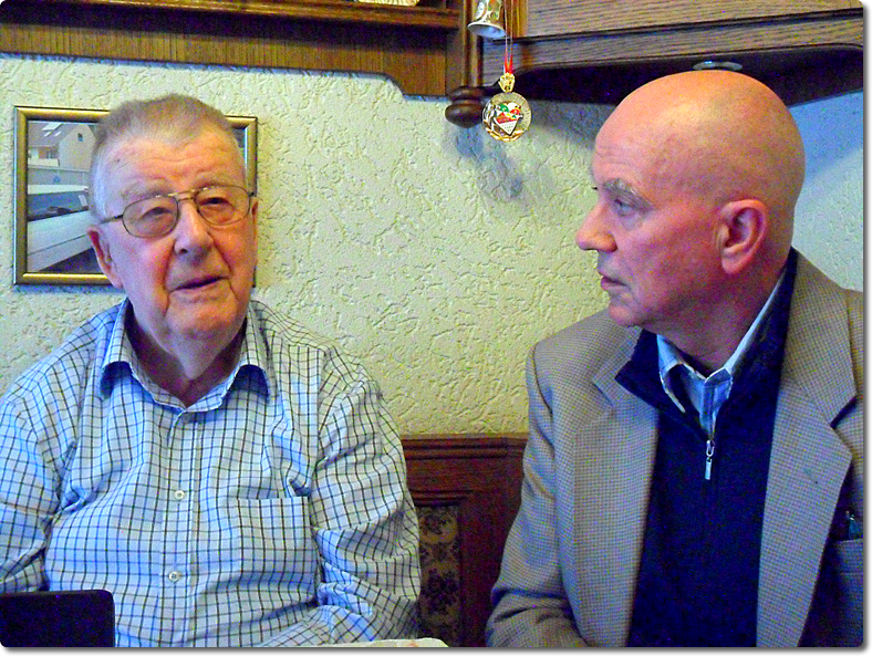 Interview  zum Buch "Ludwig Sebus - Zur Freundschaft zählt ein frohes Herz" mit Hans Hachenberg in seiner Eßecke im Mai 2012.